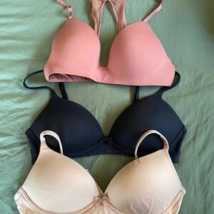 Lot of 3 Victoria’s Secret bras size 32C wireless
